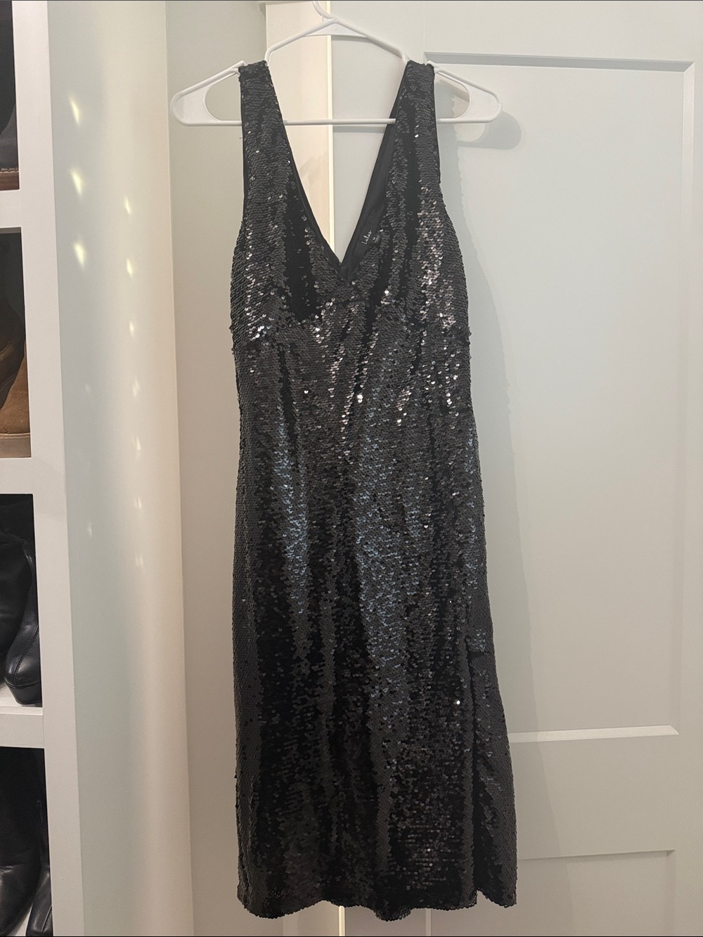 Lulu's Black Sequin V-Neck Midi Dress